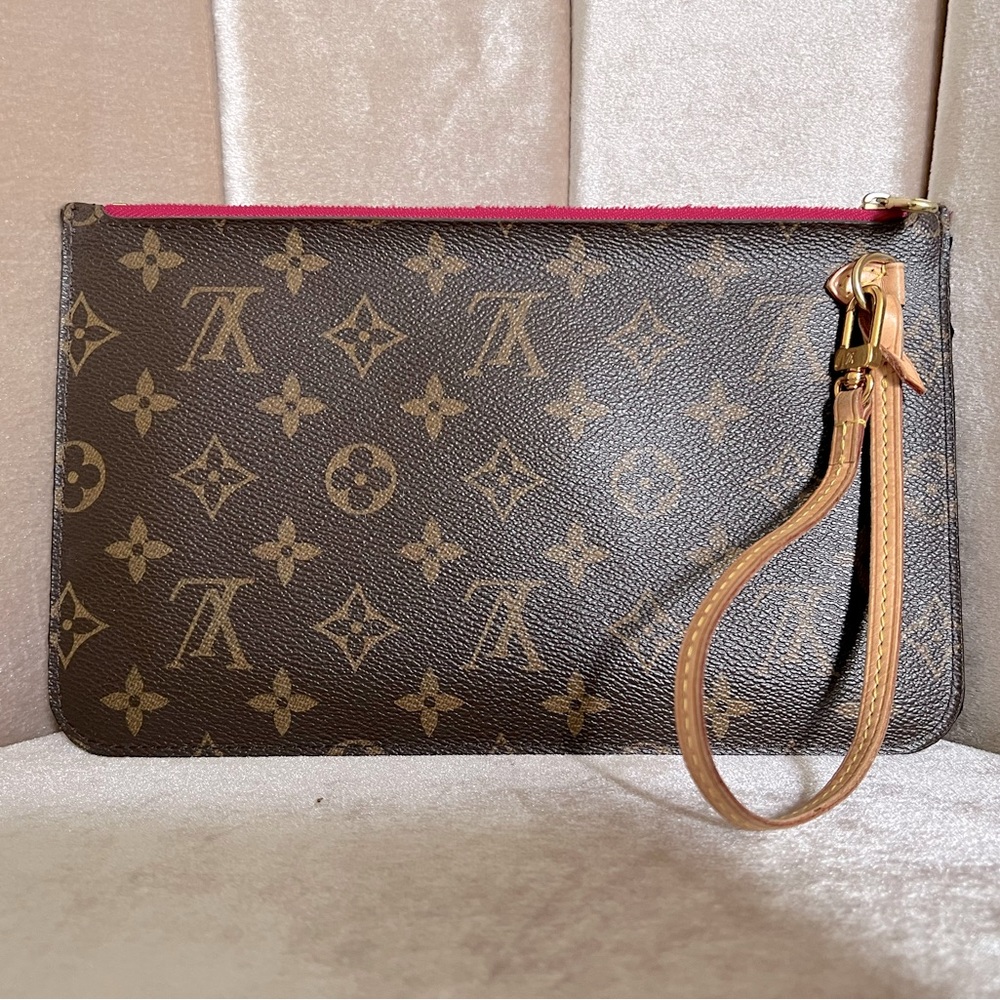 Louis Vuitton Neverfull Pochette MM/GM